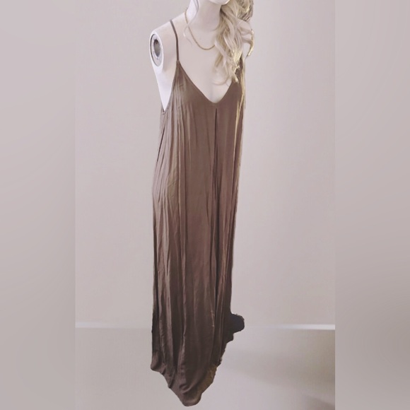 MICHAEL STARS Elegant, Easy, Racerback Maxi Dress - Picture 3 of 14